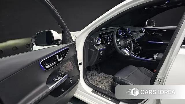 Mercedes-Benz C-Class W206 2023 Белый из Кореи, фото 2