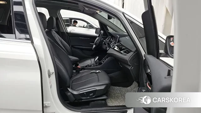 BMW 2 Series Active Tourer (F45) 2020 Белый из Кореи, фото 2