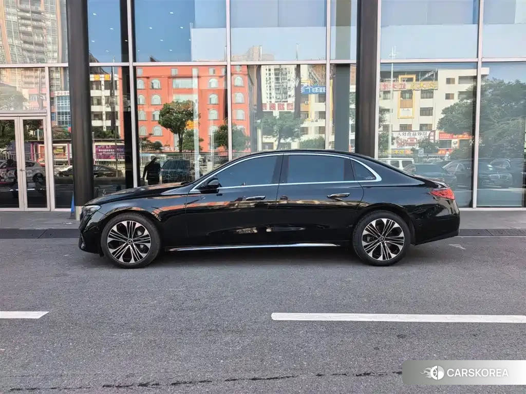 Mercedes-Benz E-Class 2026 Черный из Китая, фото 2