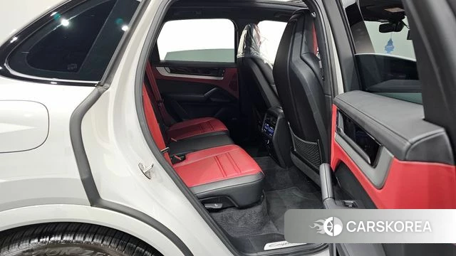 Porsche Cayenne (PO536) 2024 Серебристо-серый из Кореи, фото 2