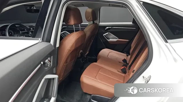 Audi Q3 (F3) 2020 Белый из Кореи, фото 2