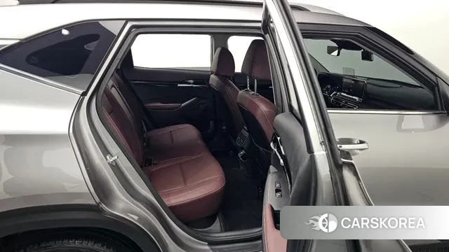 Kia Seltos 2022 Серебристо-серый из Кореи, фото 2