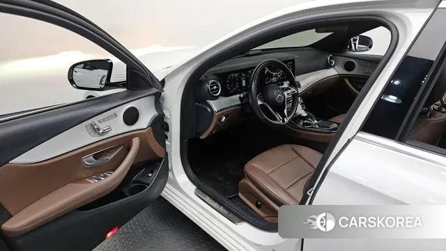 Mercedes-Benz E-Class W213 2020 Белый из Кореи, фото 2