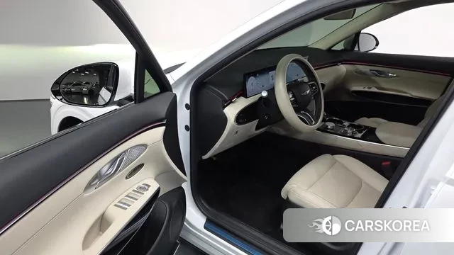 Genesis GV70 2024 Белый из Кореи, фото 2