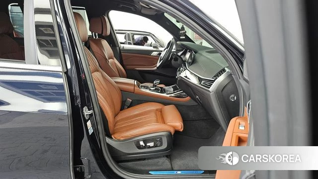 BMW X7 (G07) 2021 Черный из Кореи, фото 2