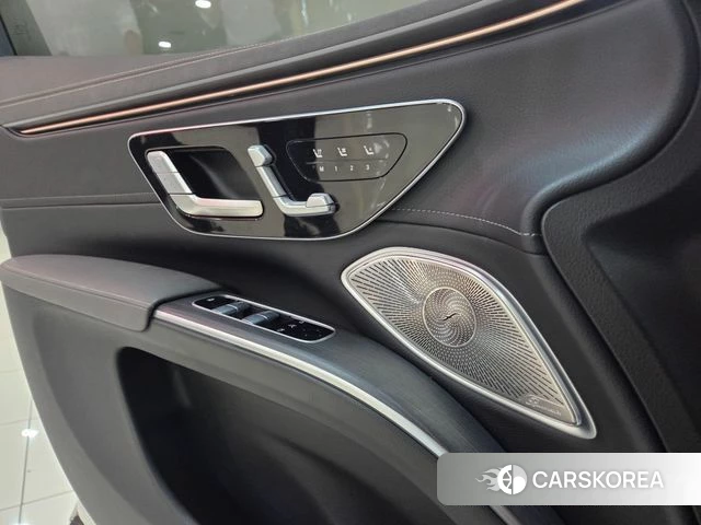 Mercedes-Benz EQS SUV X296 2023 Белый из Кореи, фото 2