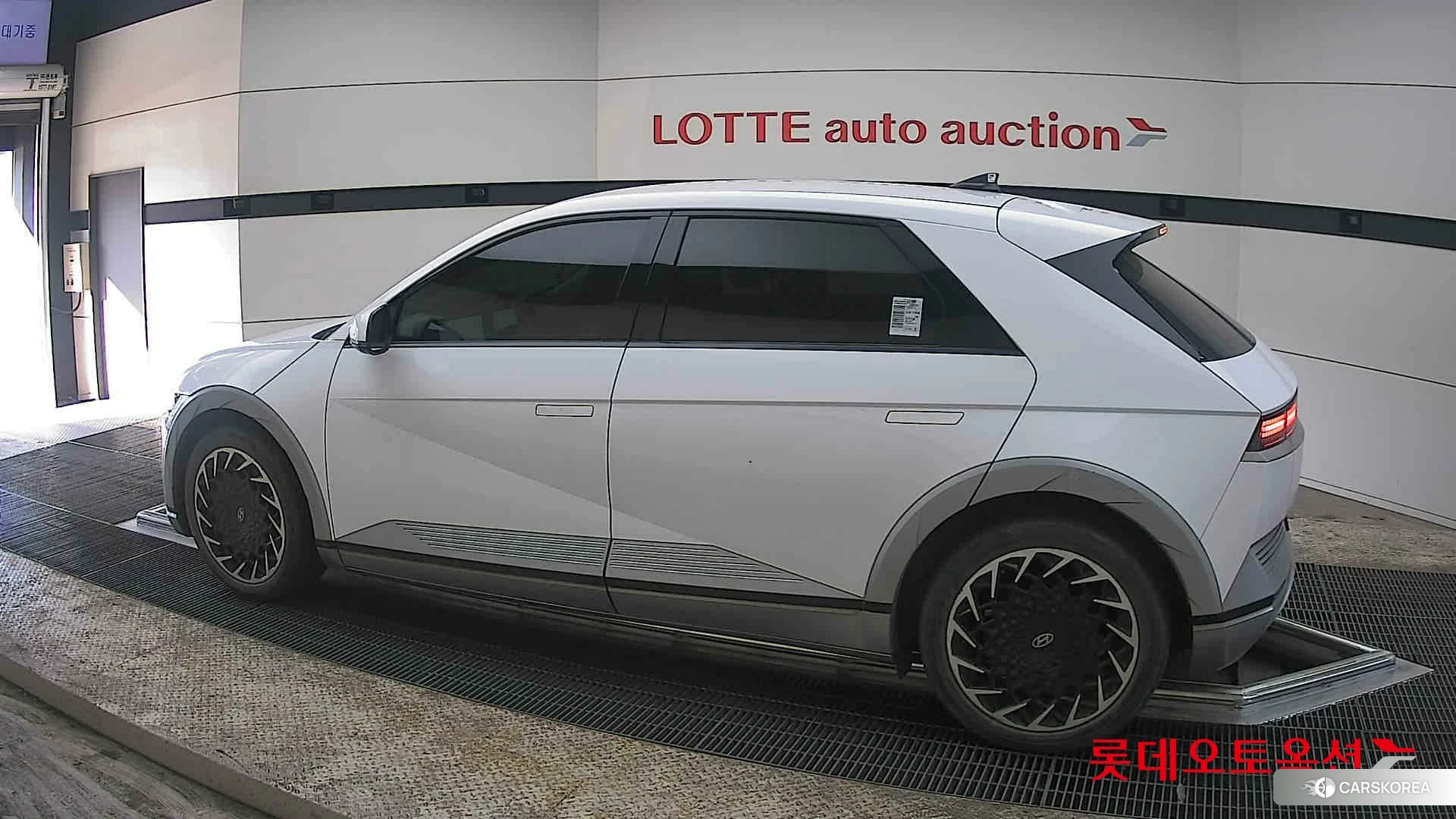 Hyundai IONIQ 5 2022 Atlas White из Кореи, фото 2