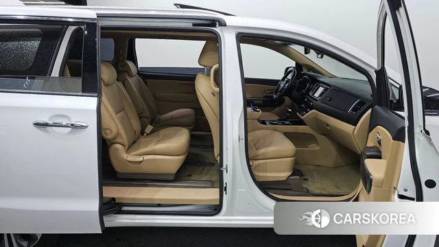 Kia The New Carnival 2018 Белый из Кореи, фото 2