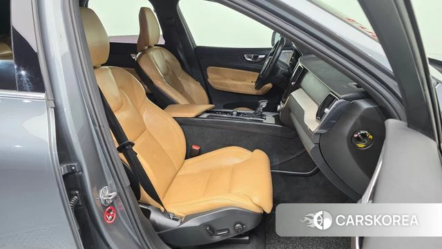 Volvo XC60 second Generation 2020 Серый из Кореи, фото 2
