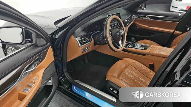 BMW 7 Series (G11) 2021 Черный из Кореи, фото 2