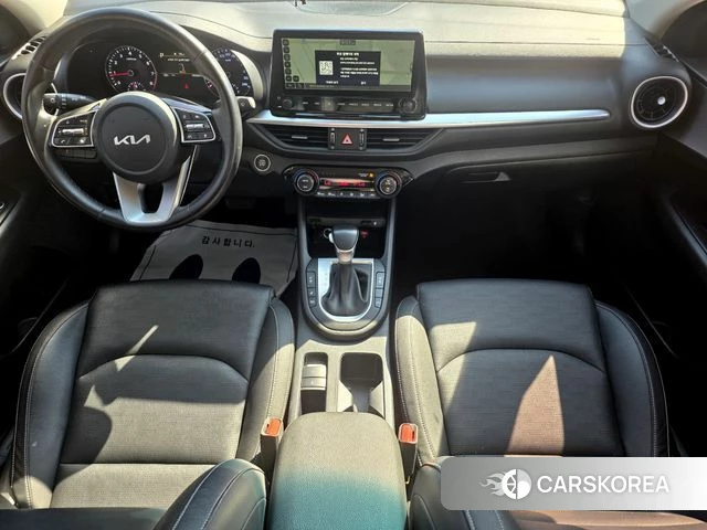 Kia The New K3 2nd generation 2022 Белый из Кореи, фото 2