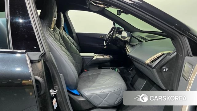 BMW iX 2023 Черный из Кореи, фото 2