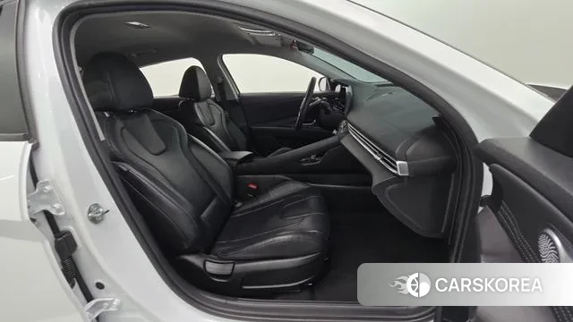 Hyundai The New Avante (CN7) 2024 Белый из Кореи, фото 2