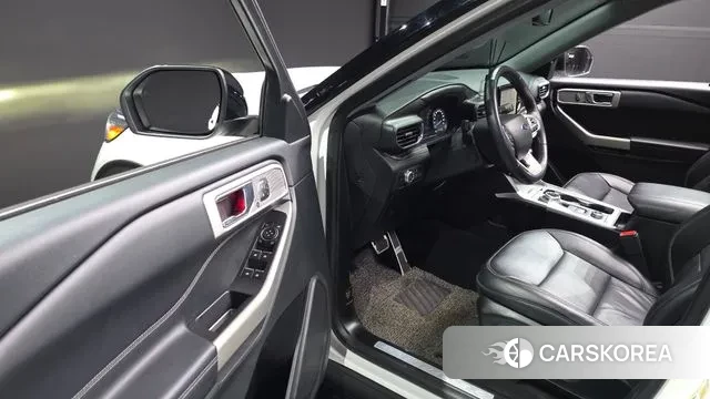 Ford Explorer 6th Generation 2021 Белый из Кореи, фото 2