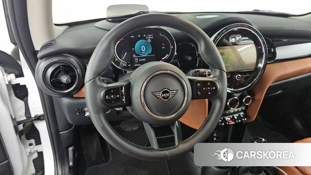 Mini Cooper S 2023 Белый из Кореи, фото 2