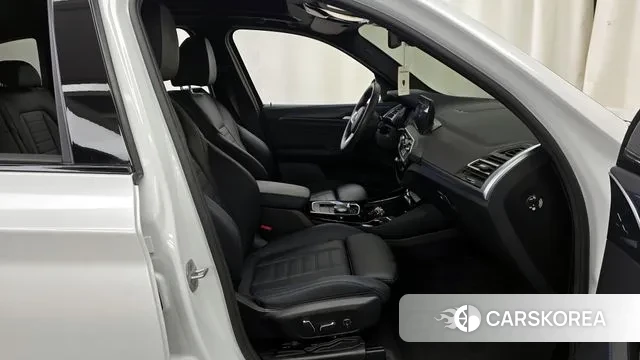 BMW iX3 2025 Белый из Кореи, фото 2