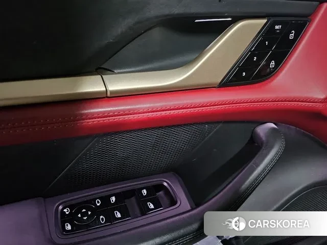 Porsche Taycan 2021 Синий из Кореи, фото 2