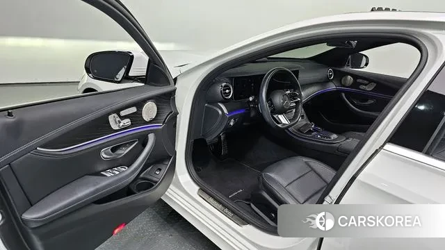 Mercedes-Benz E-Class W213 2023 Белый из Кореи, фото 2