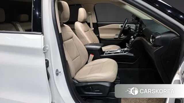 Ford Explorer 6th Generation 2022 Белый из Кореи, фото 2