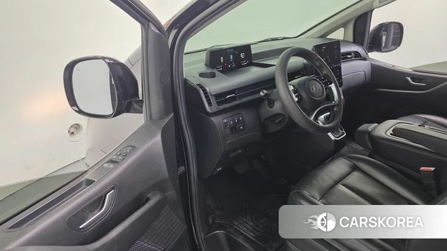 Hyundai Staria 2023 Черный из Кореи, фото 2