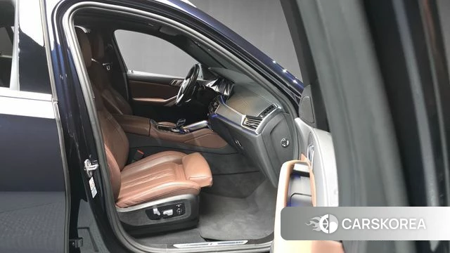 BMW X6 (G06) 2022 Черный из Кореи, фото 2