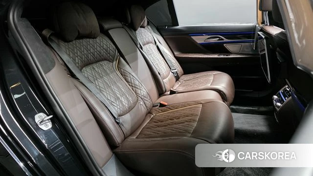 BMW 7 Series (G11) 2022 Черный из Кореи, фото 2