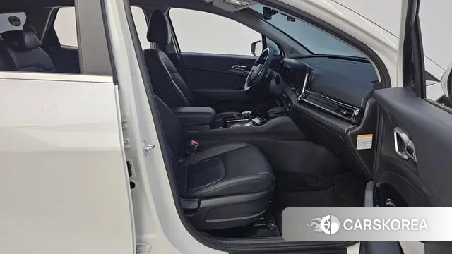 Kia Sportage 5th Generation Hybrid 2022 Белый из Кореи, фото 2