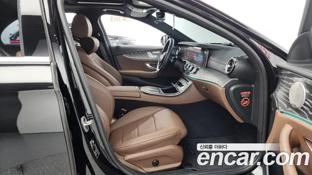 Mercedes-Benz E-Class W213 2023 Черный из Кореи, фото 2