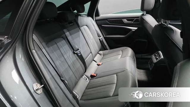 Audi A6 (C8) 2023 Серый из Кореи, фото 2