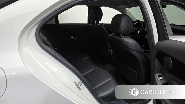 Mercedes-Benz C-Class W205 2019 Белый из Кореи, фото 2