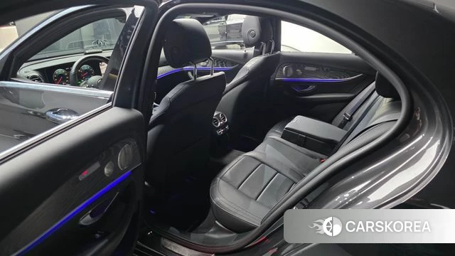 Mercedes-Benz E-Class W213 2021 Серый из Кореи, фото 2