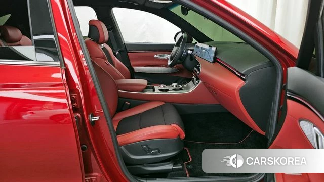 Genesis GV70 2024 Красный из Кореи, фото 2