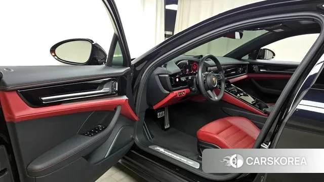 Porsche Panamera (972) 2024 Черный из Кореи, фото 2