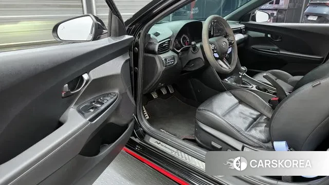 Hyundai Veloster (JS) 2021 Черный из Кореи, фото 2