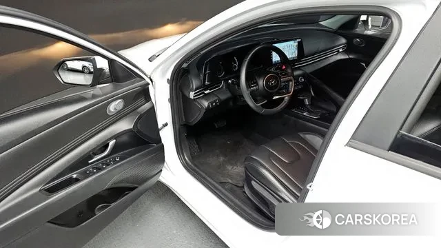 Hyundai Avante Hybrid (CN7) 2023 Белый из Кореи, фото 2