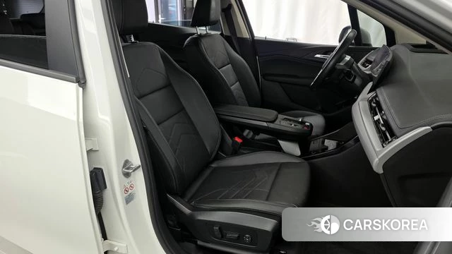 BMW 2 Series Active Tourer (U06) 2023 Белый из Кореи, фото 2