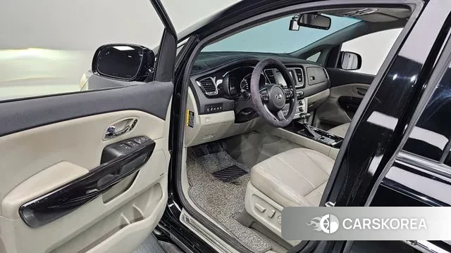 Kia The New Carnival 2018 Черный из Кореи, фото 2