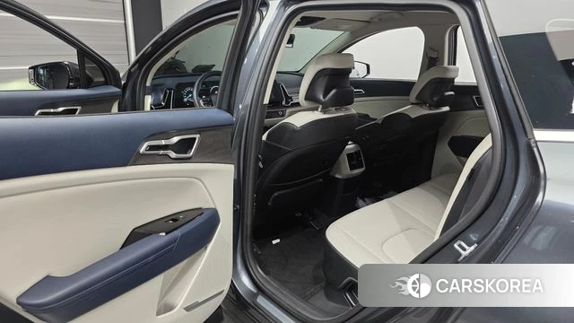 Kia Sportage 5th Generation Hybrid 2023 Серый из Кореи, фото 2