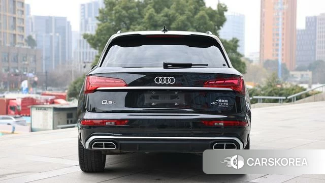 Audi Q5L 2022 Черный из Китая, фото 2