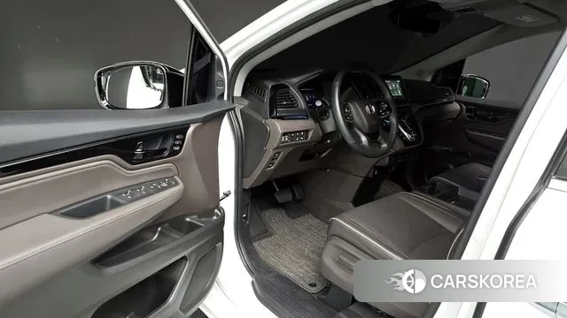 Honda Odyssey 2022 Белый из Кореи, фото 2