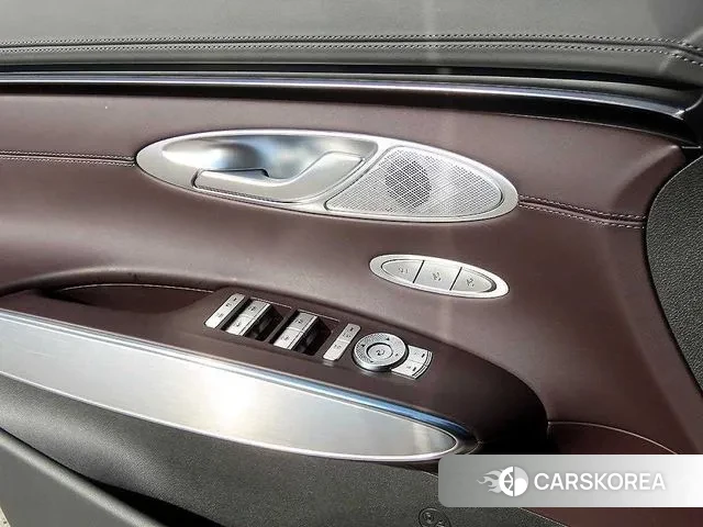 Genesis GV70 2024 Зеленый из Кореи, фото 2