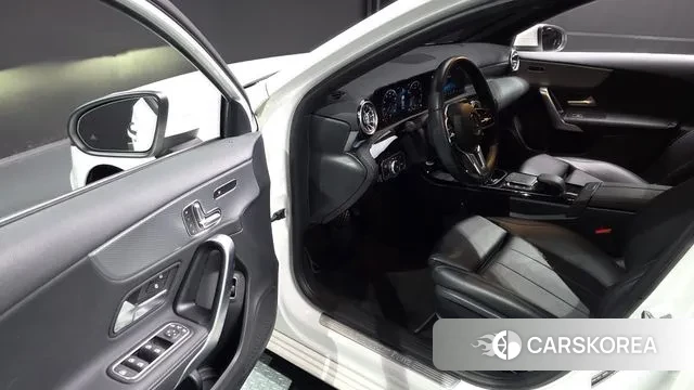 Mercedes-Benz A-Class W177 2021 Белый из Кореи, фото 2