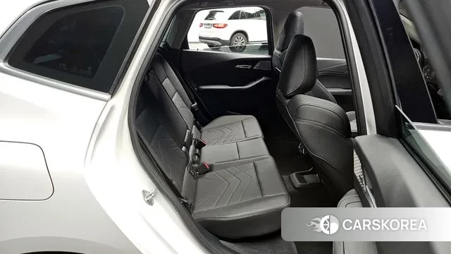 BMW 2 Series Active Tourer (U06) 2023 Белый из Кореи, фото 2