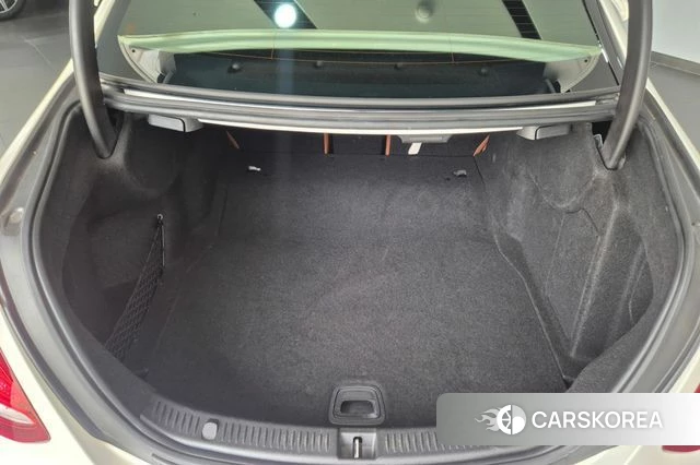 Mercedes-Benz E-Class W213 2018 Белый из Кореи, фото 2