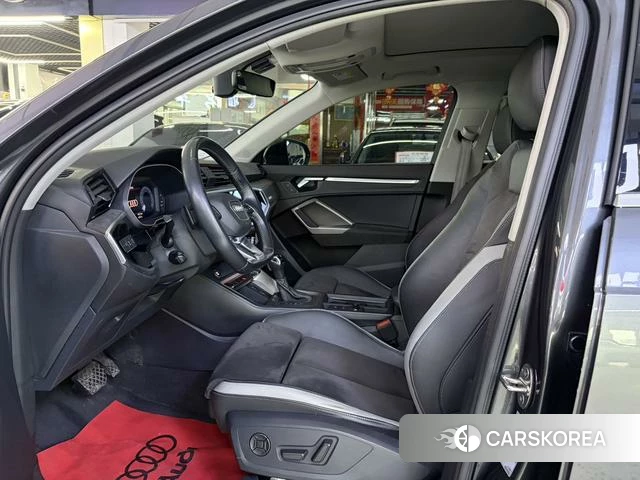 Audi Q3 2021 Темно-серый из Китая, фото 2