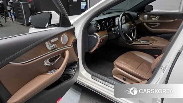 Mercedes-Benz E-Class W213 2020 Белый из Кореи, фото 2