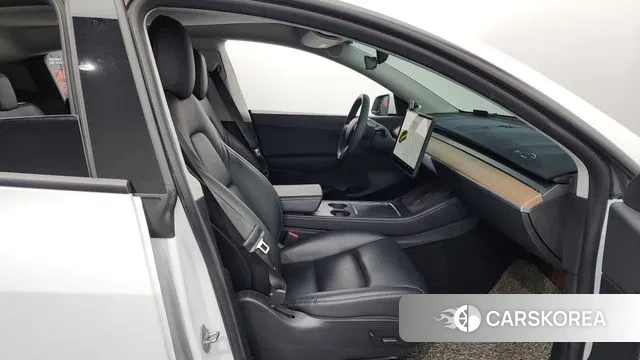 Tesla Model Y 2021 Белый из Кореи, фото 2