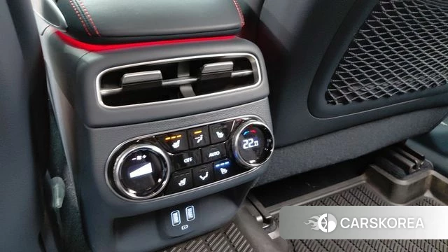 Genesis GV70 2022 Черный из Кореи, фото 2