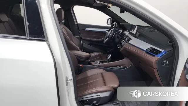 BMW X2 (F39) 2023 Белый из Кореи, фото 2