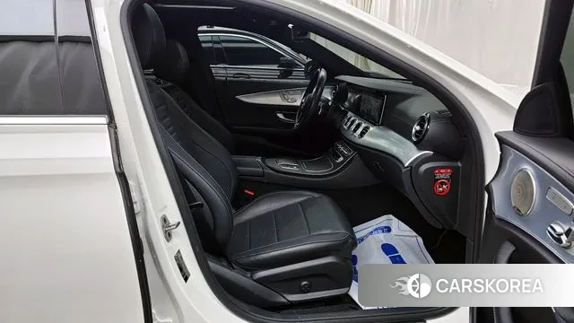 Mercedes-Benz E-Class W213 2021 Белый из Кореи, фото 2